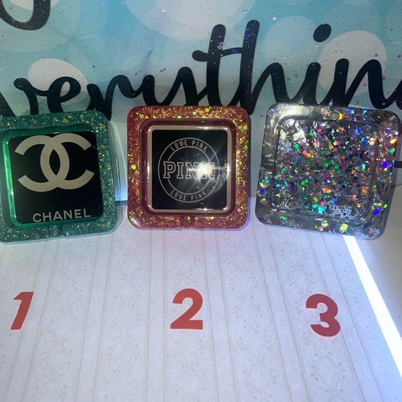 Ashtrays - Picture 6 of 10